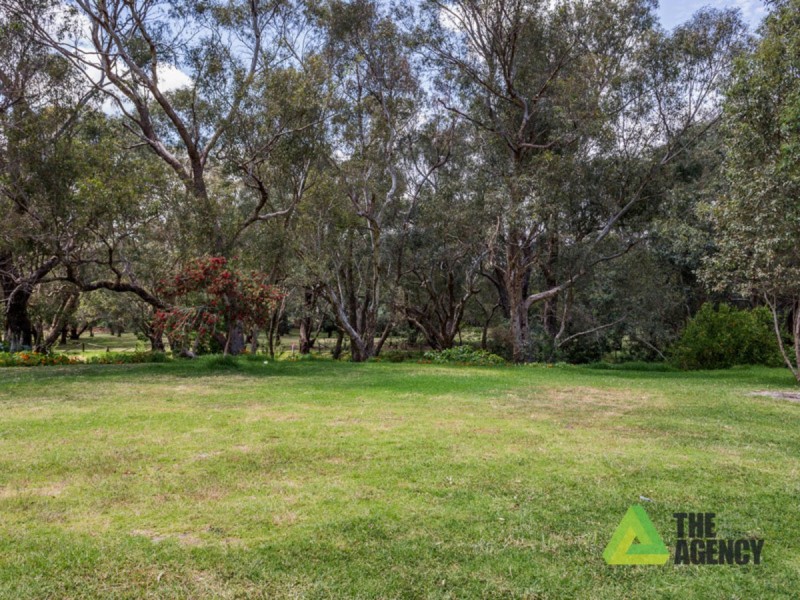 1A Quebec Road, Woodbridge WA 6056