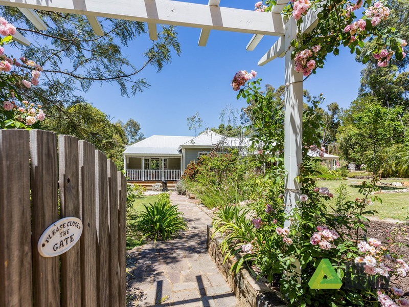 6 Maslin Crescent, Darlington WA 6070