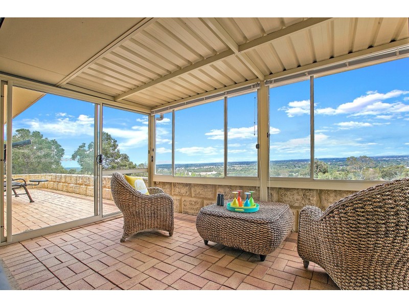 8 Rise Court, Mount Richon WA 6112