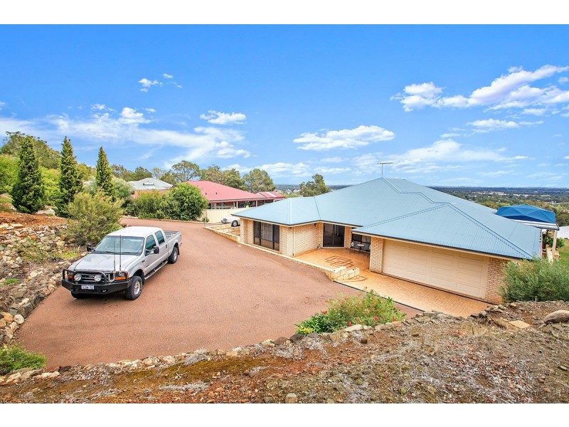 8 Rise Court, Mount Richon WA 6112