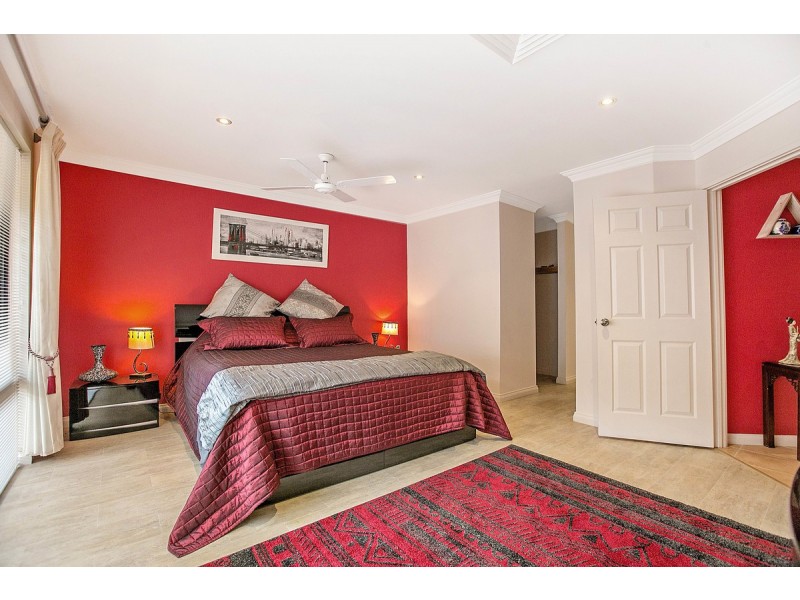 8 Rise Court, Mount Richon WA 6112