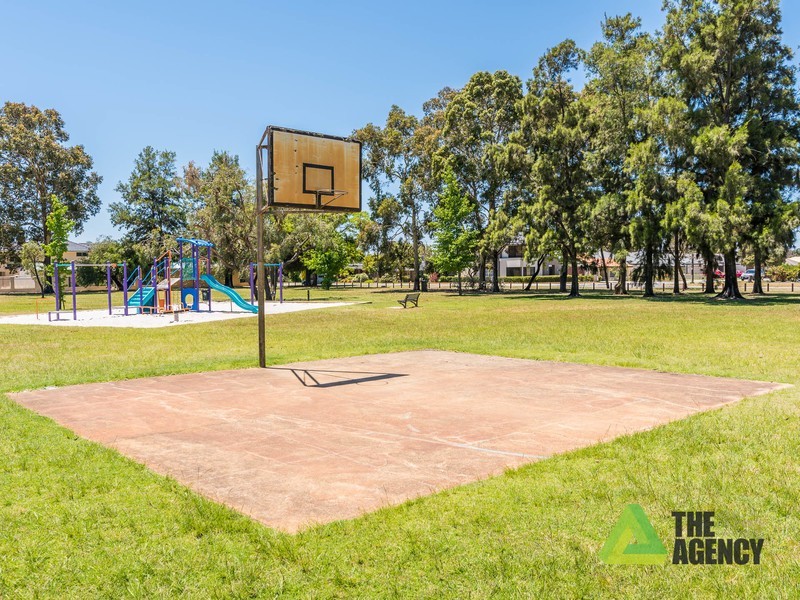 84B Parklands Square, Riverton WA 6148