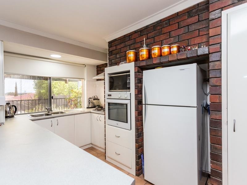 8 Tia Place, Willetton WA 6155