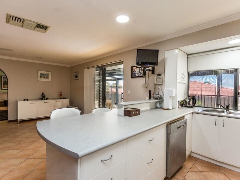 8 Tia Place, Willetton WA 6155