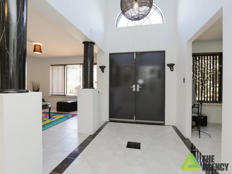 5 Skye Close, Camillo WA 6111