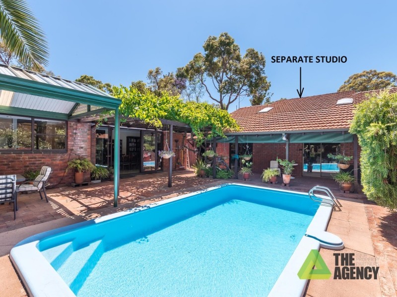 8 Hillcrest Drive, Darlington WA 6070