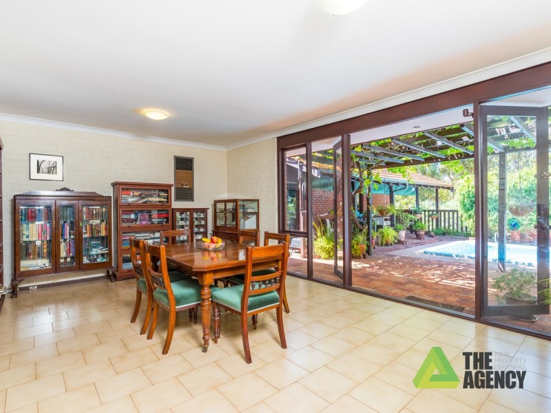 8 Hillcrest Drive, Darlington WA 6070