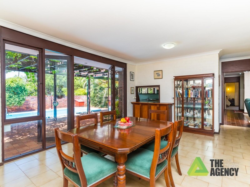 8 Hillcrest Drive, Darlington WA 6070