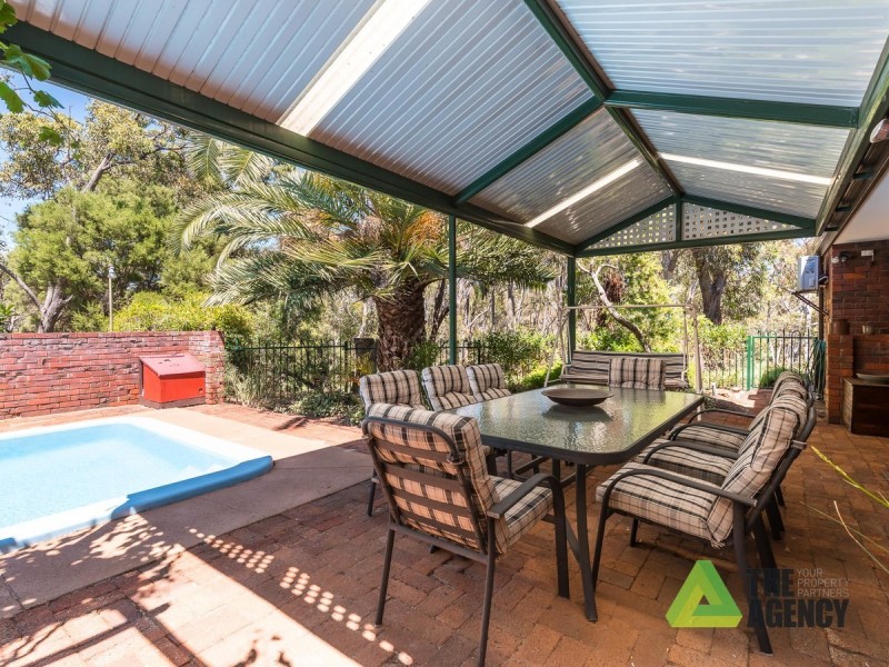 8 Hillcrest Drive, Darlington WA 6070