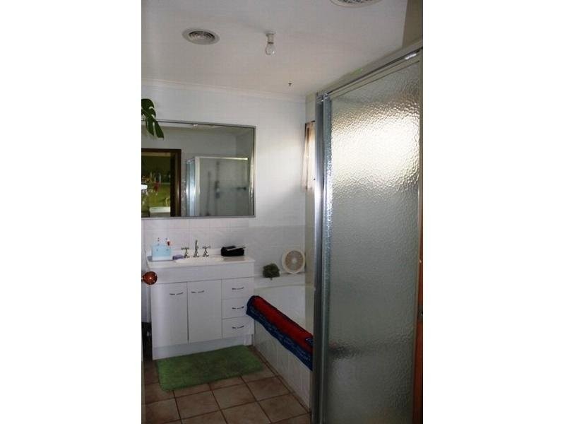 98 Lampards Road, Drouin VIC 3818