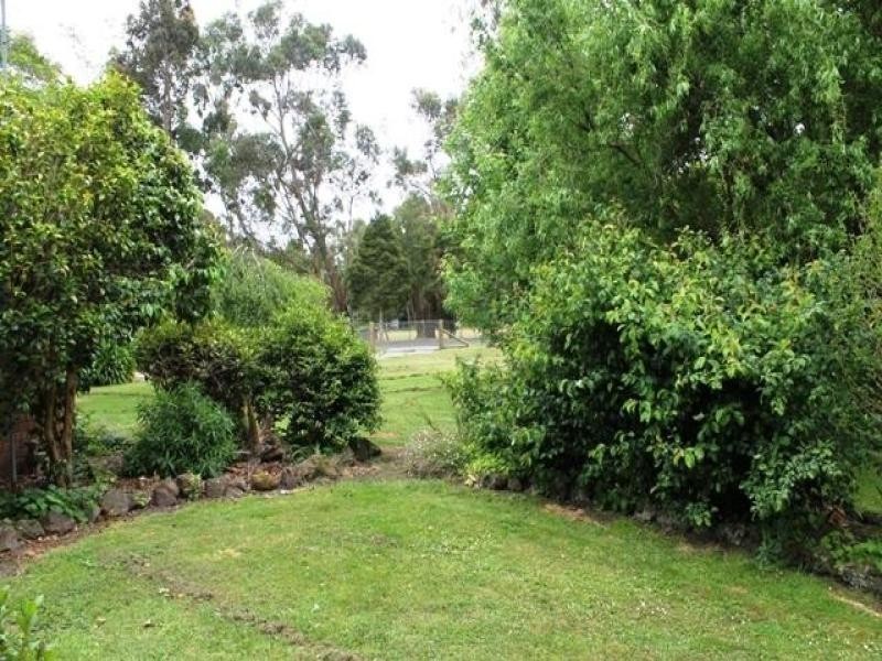 98 Lampards Road, Drouin VIC 3818