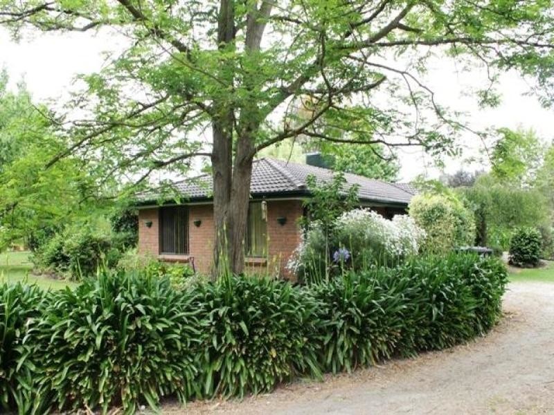 98 Lampards Road, Drouin VIC 3818