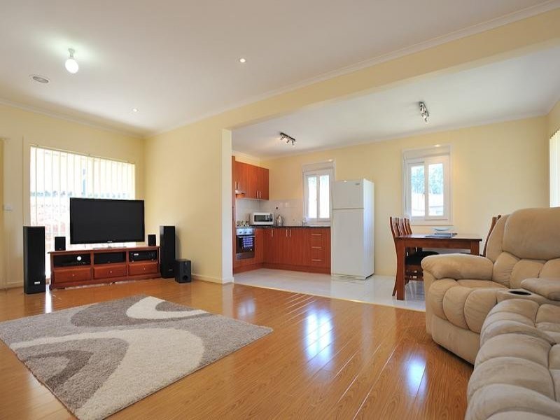 4 Valleyview Grove, Drouin VIC 3818