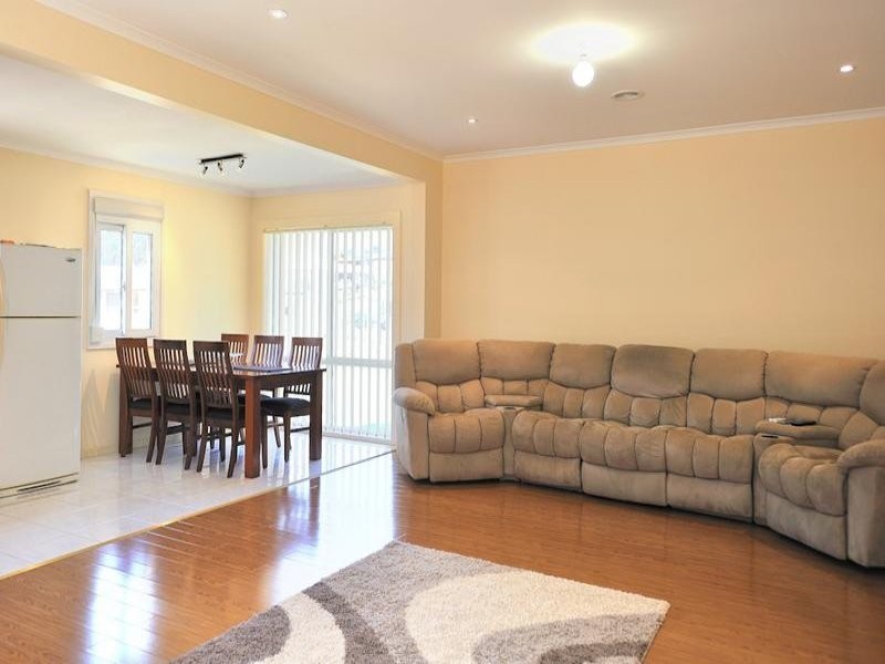 4 Valleyview Grove, Drouin VIC 3818