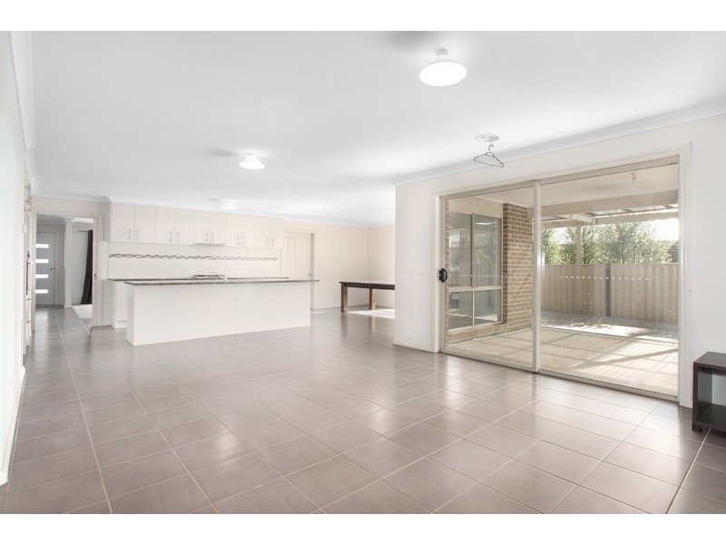 5 Mineral Court, Drouin VIC 3818