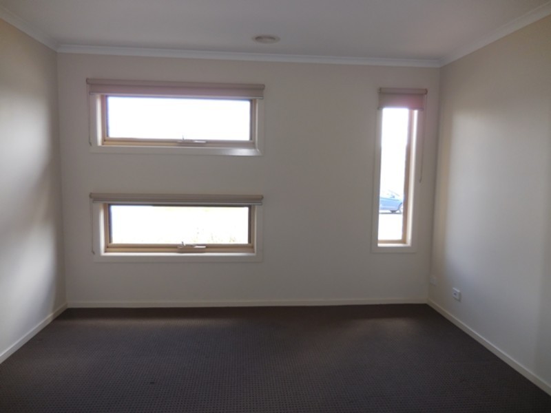 22 Shakespeare Court, Drouin VIC 3818