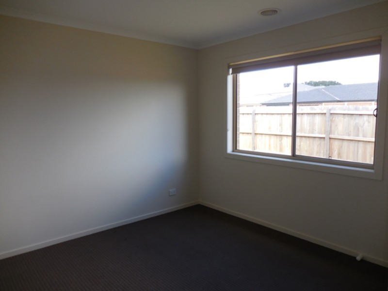 22 Shakespeare Court, Drouin VIC 3818