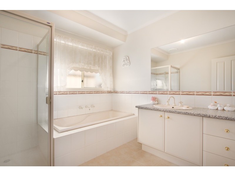 73 Walker Drive, Drouin VIC 3818