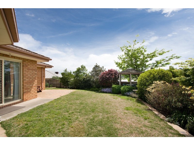 73 Walker Drive, Drouin VIC 3818