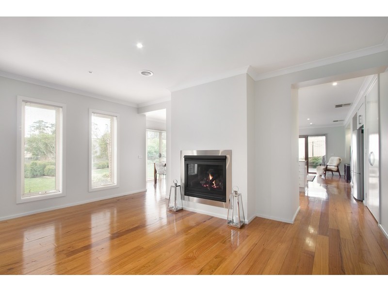 5 Lakeside Court, Drouin VIC 3818