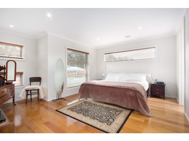 5 Lakeside Court, Drouin VIC 3818