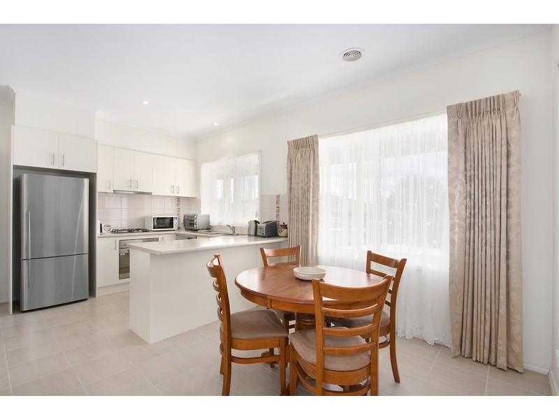 1/3 Bambra Court, Drouin VIC 3818