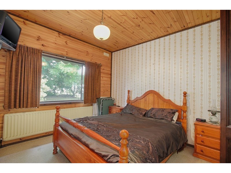 1420 Jackson Track, Jindivick VIC 3818