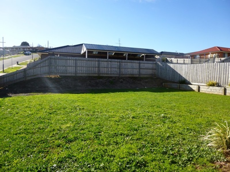 28 Summerhill Boulevard, Drouin VIC 3818