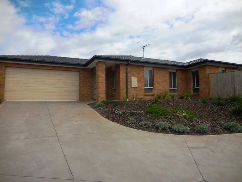3 – 25 Monica Drive, Drouin VIC 3818
