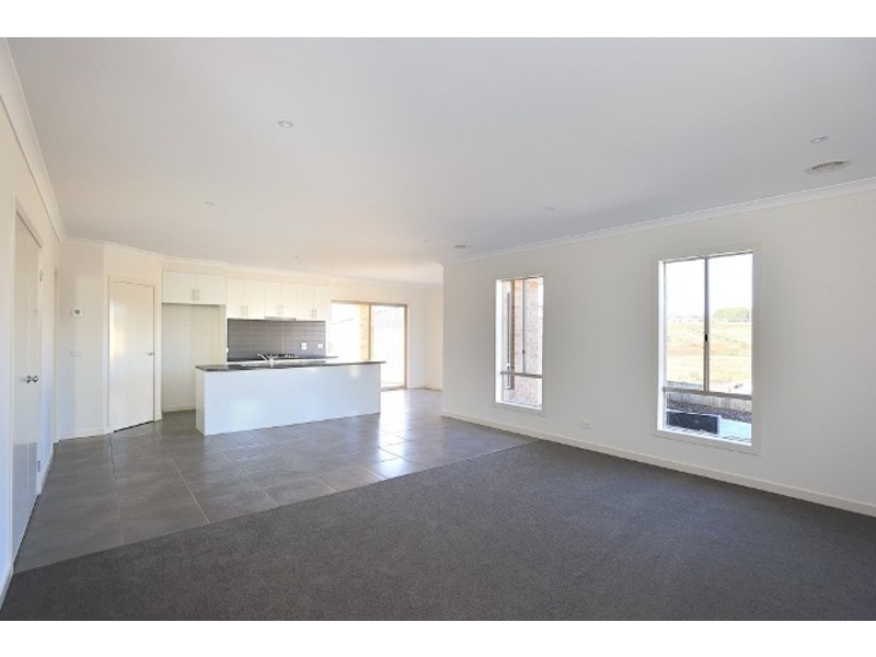 3 – 25 Monica Drive, Drouin VIC 3818