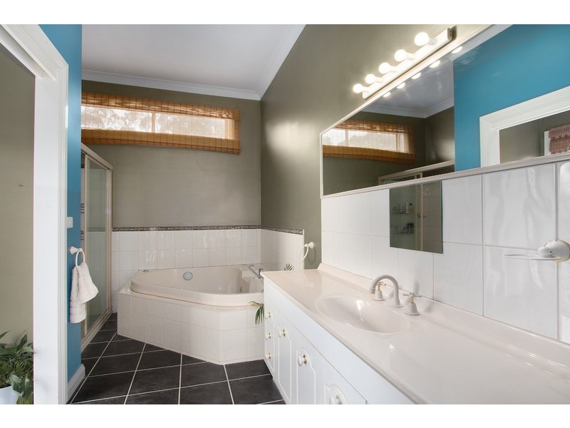 6 Taraview Court, Neerim South VIC 3831