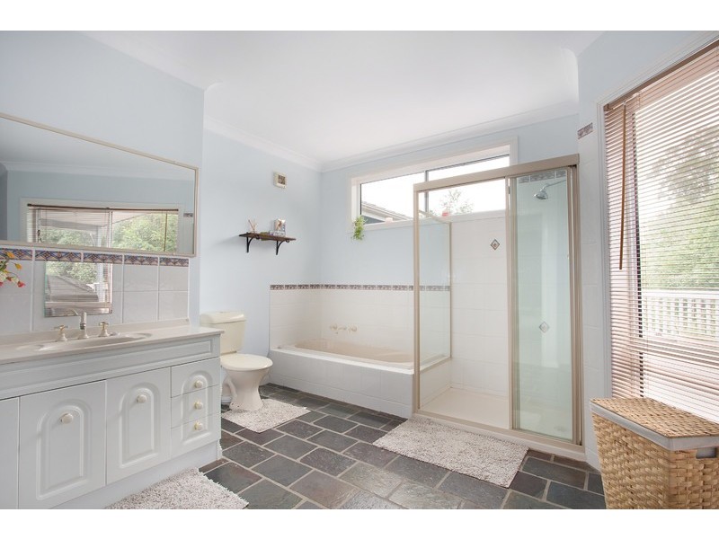 6 Taraview Court, Neerim South VIC 3831