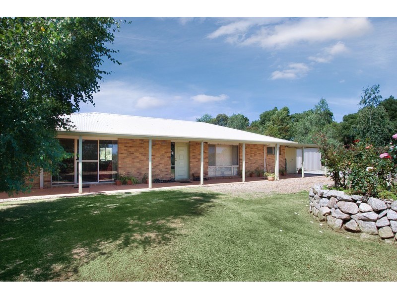 6 Green Valley Drive, Drouin VIC 3818