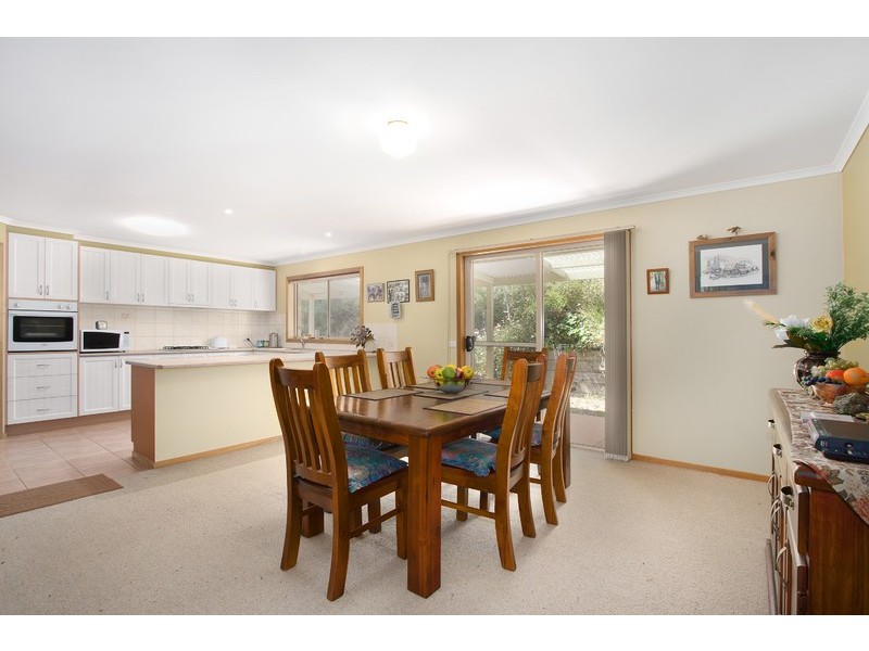 6 Green Valley Drive, Drouin VIC 3818