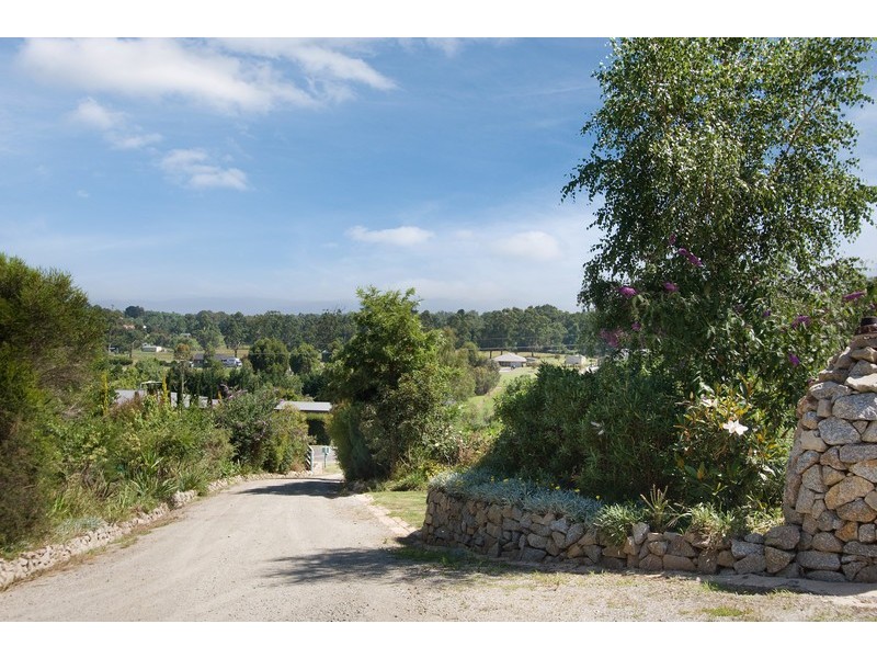 6 Green Valley Drive, Drouin VIC 3818