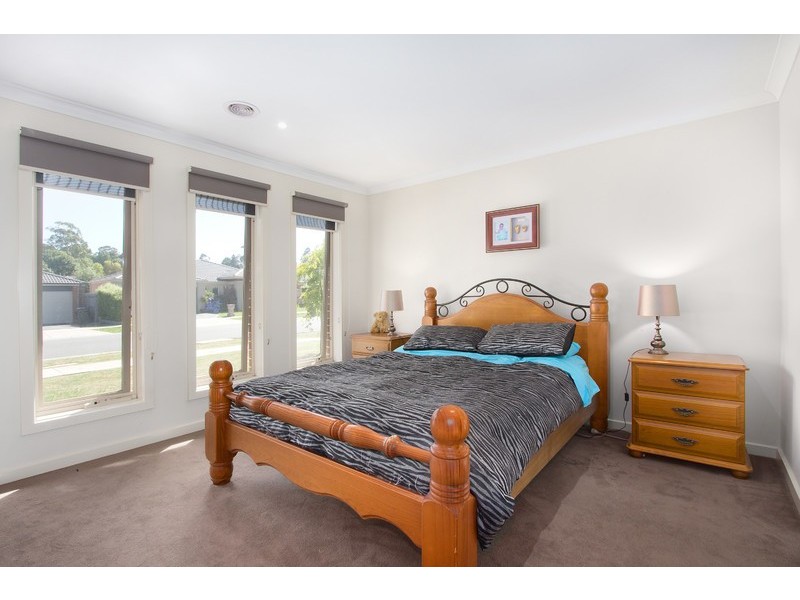 5 Miller Close, Drouin VIC 3818