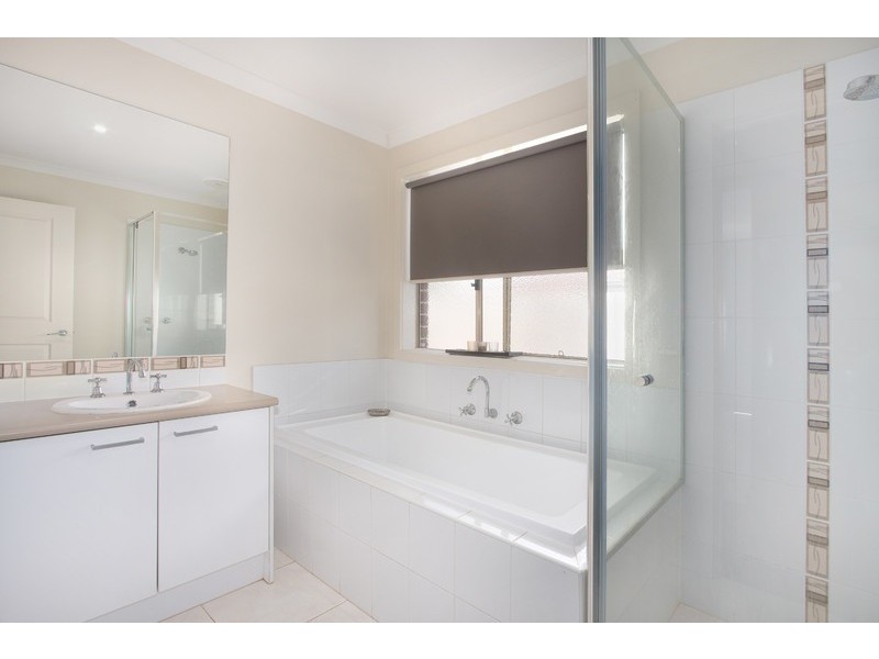 5 Miller Close, Drouin VIC 3818