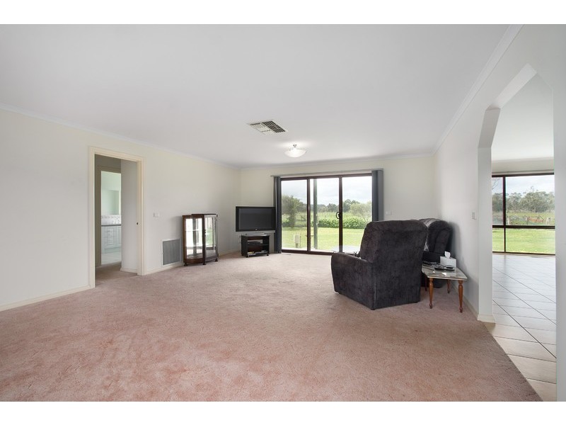 60 Sand Road, Longwarry VIC 3816