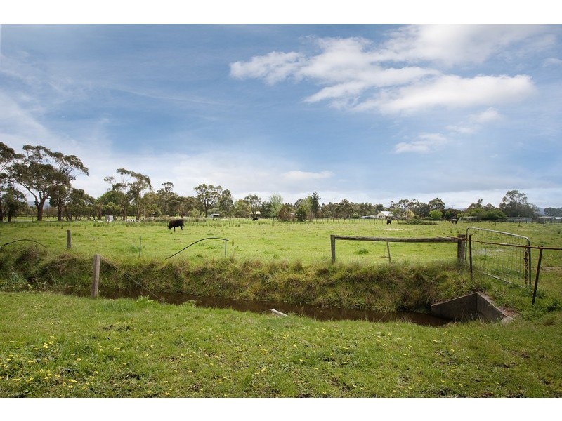 60 Sand Road, Longwarry VIC 3816