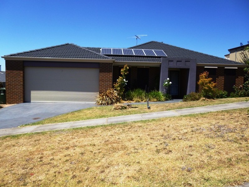 4 Lawrence Road, Drouin VIC 3818