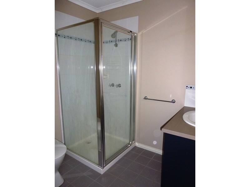 4 Lawrence Road, Drouin VIC 3818