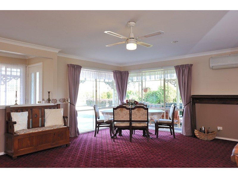 9C Lancelot Court, Drouin VIC 3818