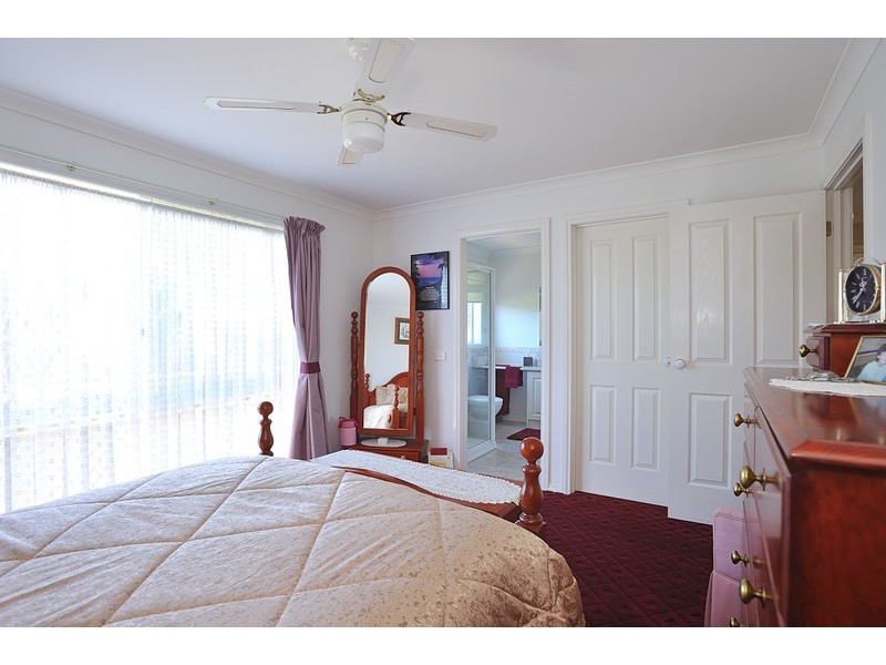 9C Lancelot Court, Drouin VIC 3818