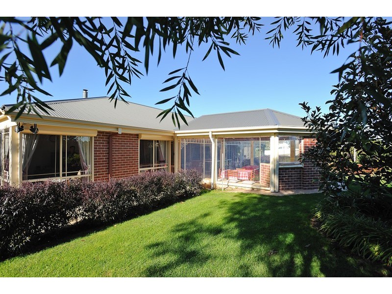 9C Lancelot Court, Drouin VIC 3818