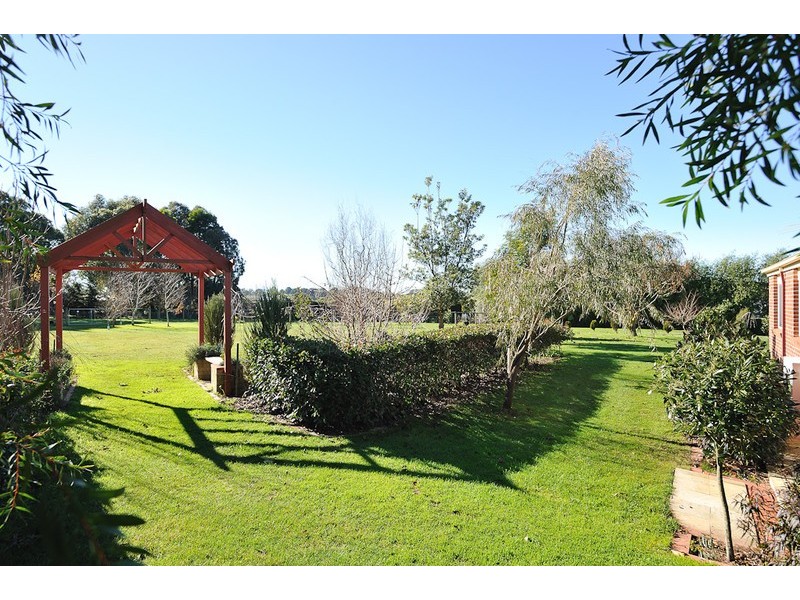 9C Lancelot Court, Drouin VIC 3818