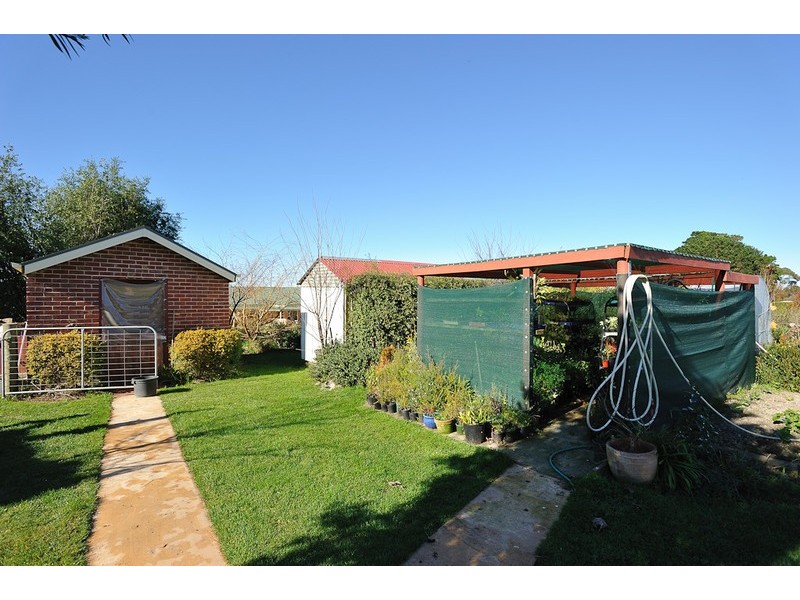 9C Lancelot Court, Drouin VIC 3818