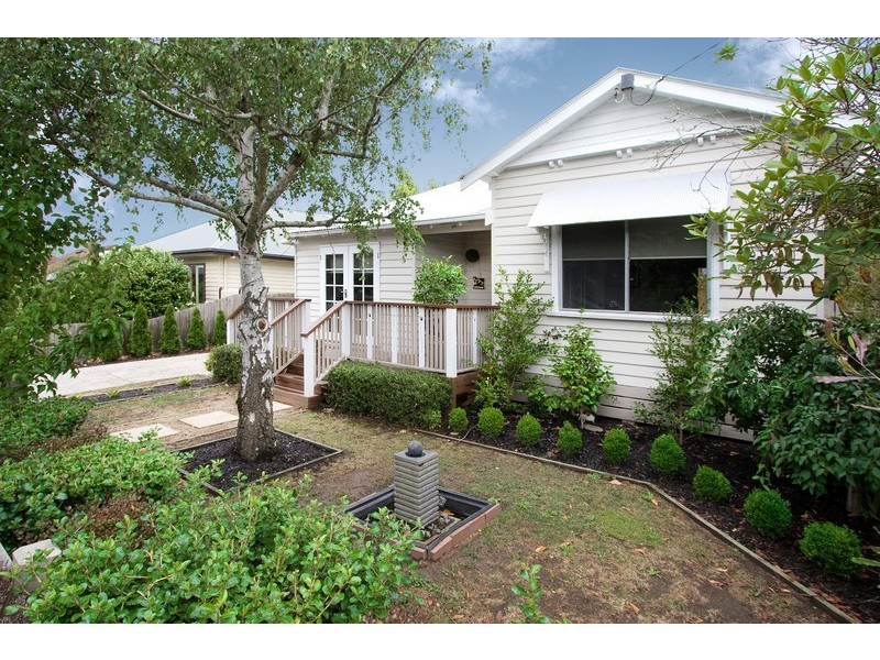 6 Young Street, Drouin VIC 3818