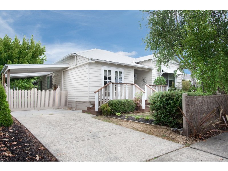 6 Young Street, Drouin VIC 3818