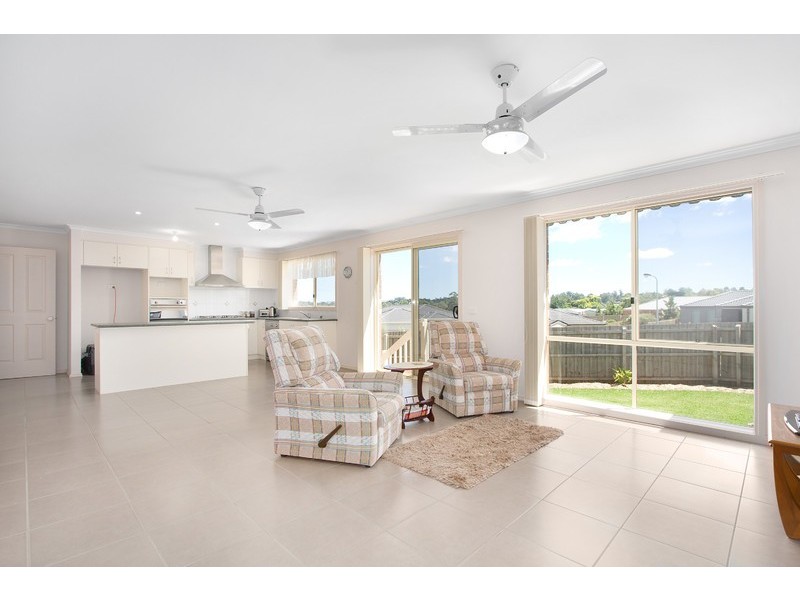 3 Emma Close, Drouin VIC 3818