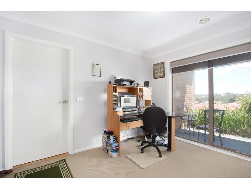 27 Claudia Crescent, Drouin VIC 3818